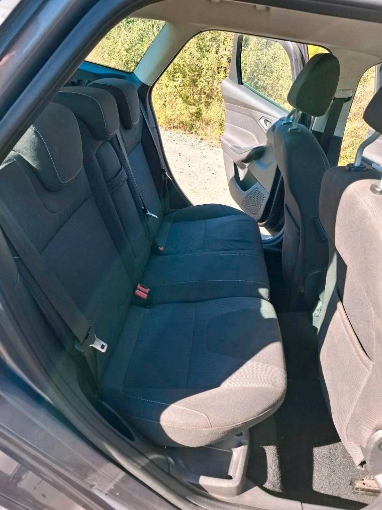 Ford Focus 2011 — photo 6