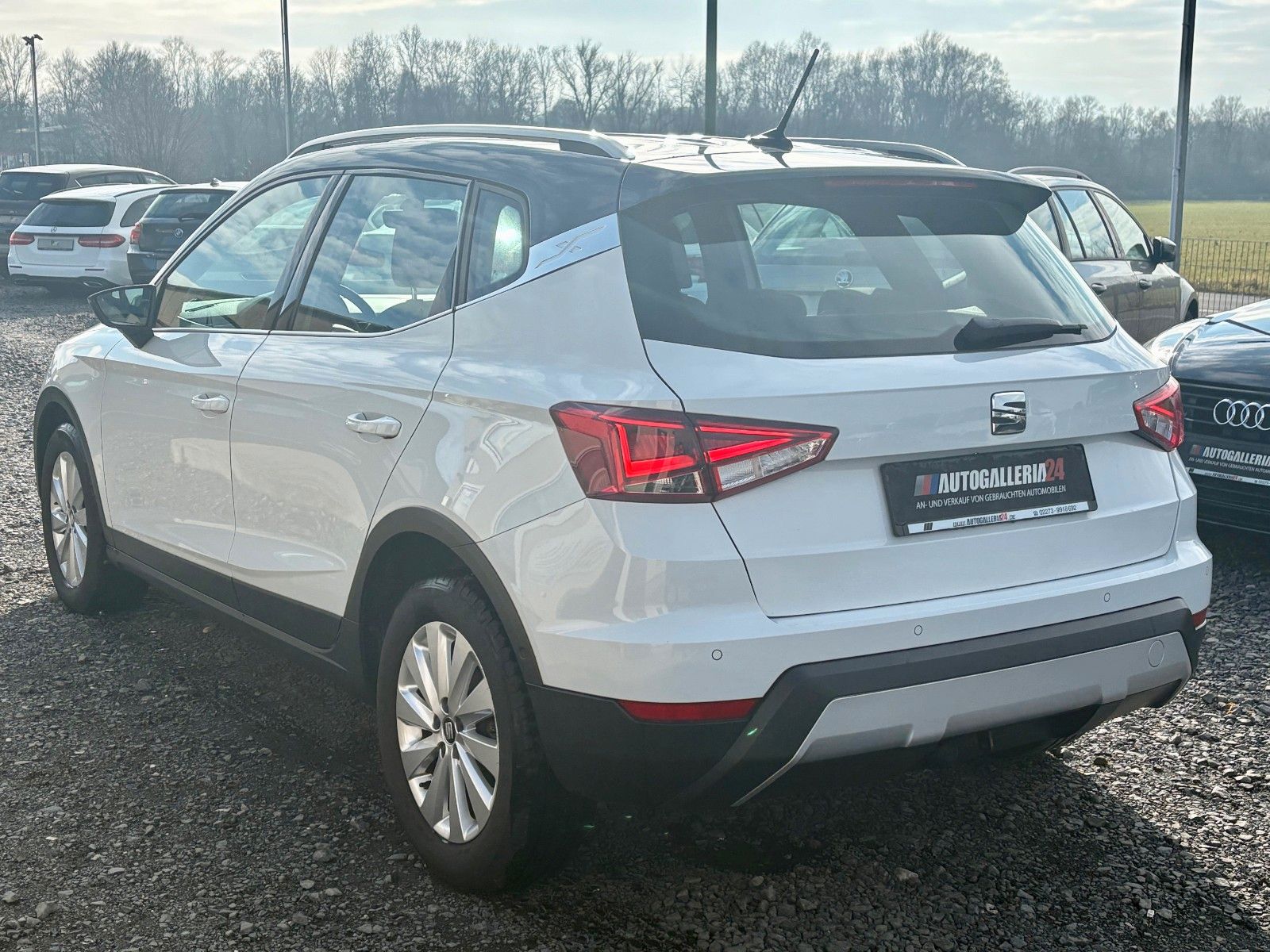 Fahrzeugabbildung SEAT Arona 1.0 Xcellence 85kW Navi SHZ PDC 1.HAND