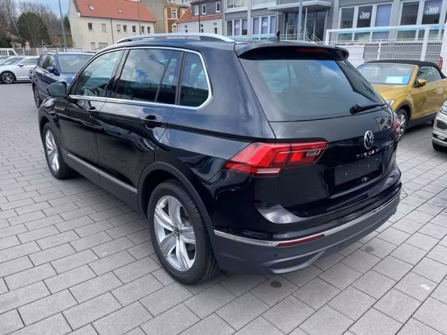 Volkswagen Tiguan Life 1.5 TSI BMT Navi LED ACC Apple CarPl