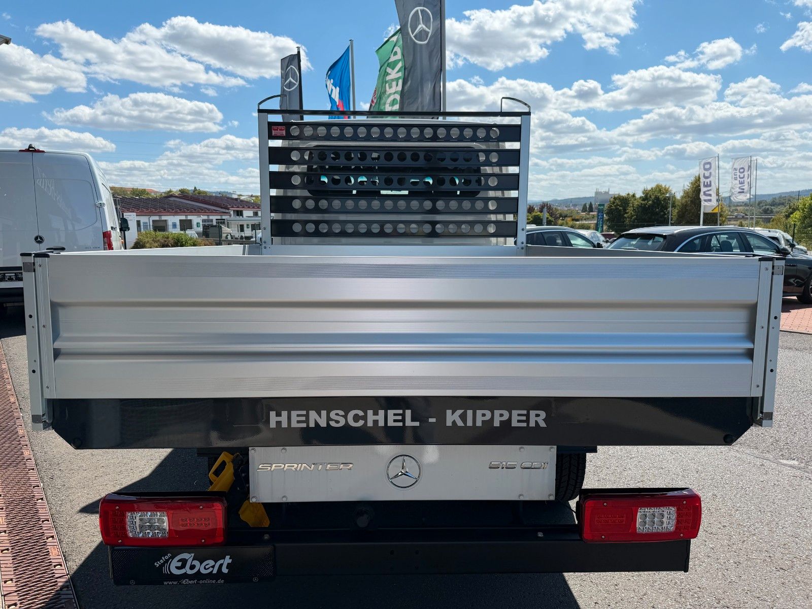 Fahrzeugabbildung Mercedes-Benz Sprinter 515 CDI DoKa 3-Seiten-Kipper