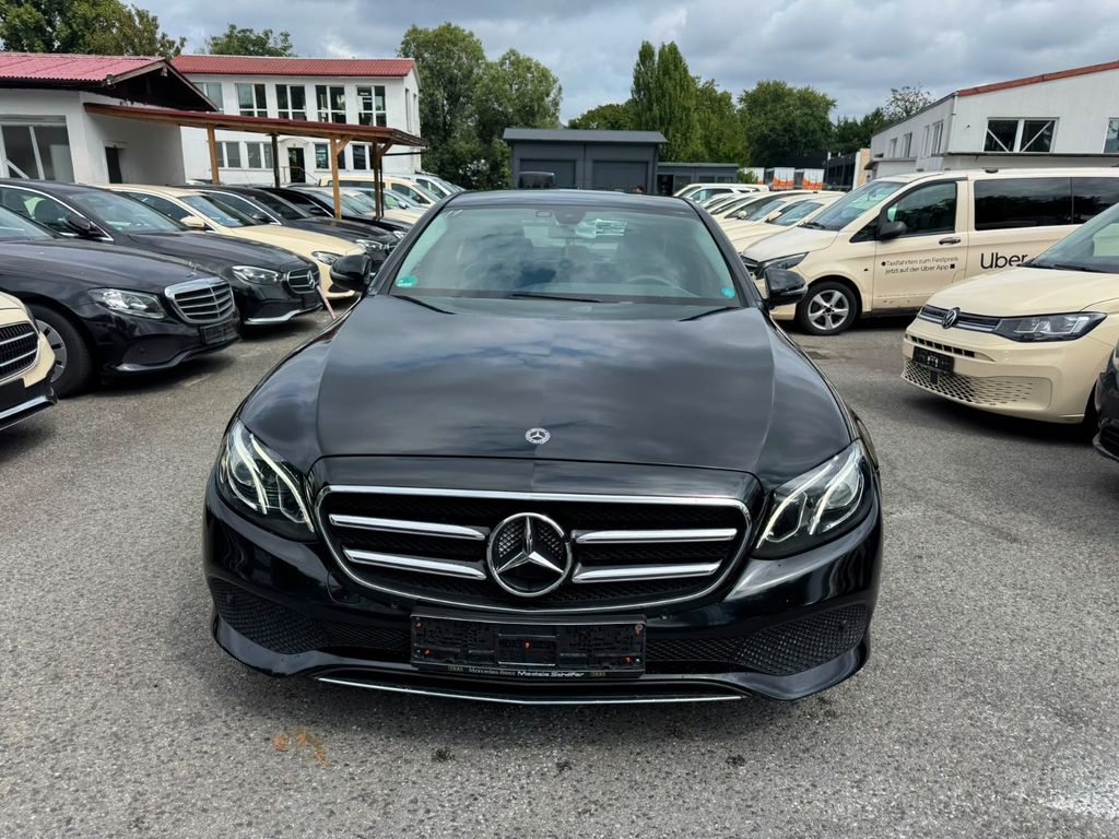Image of Mercedes-Benz E 200