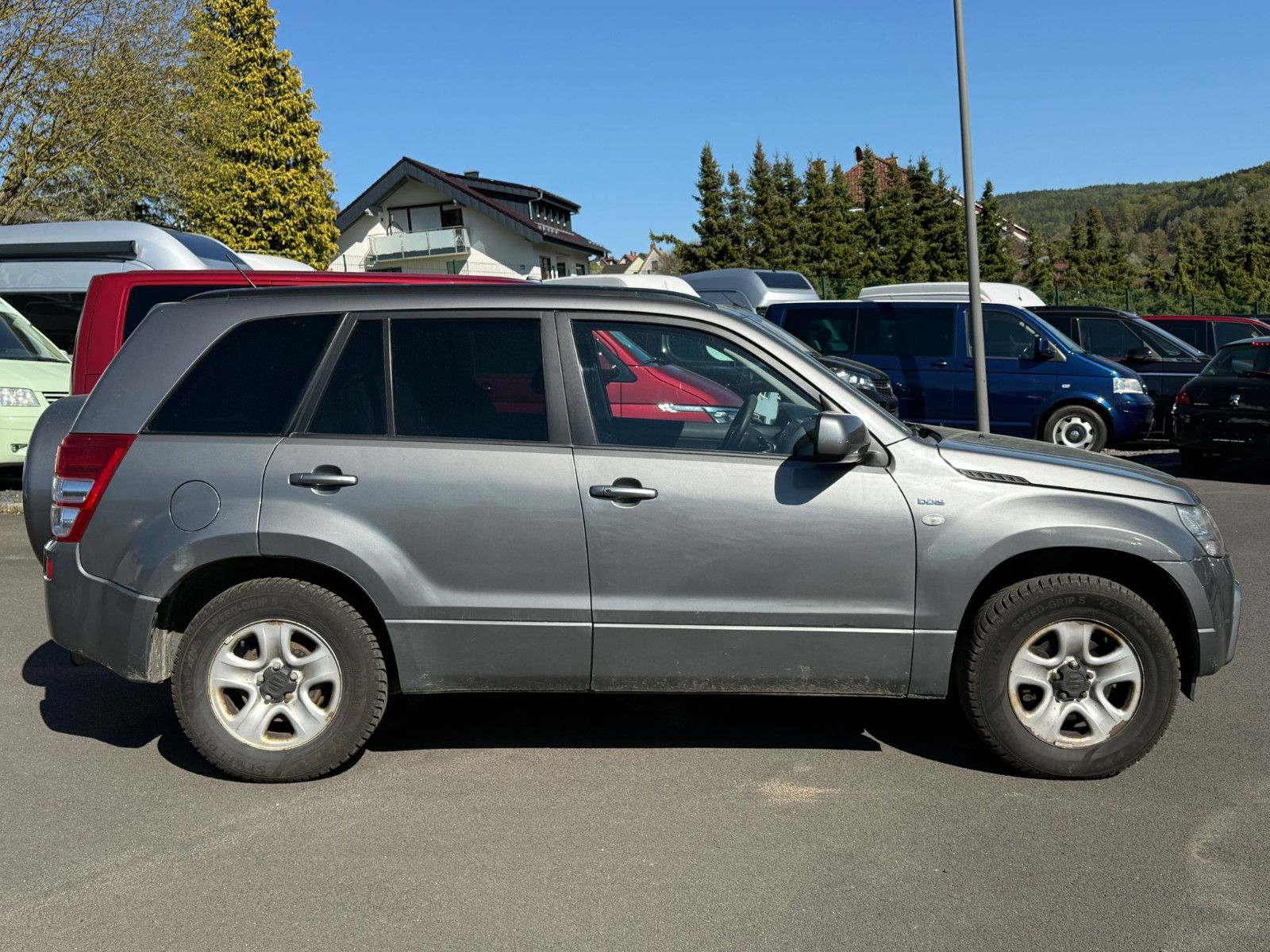 Fahrzeugabbildung Suzuki Grand Vitara 1.9 DDIS Comfort AHK Klimaaut PDC