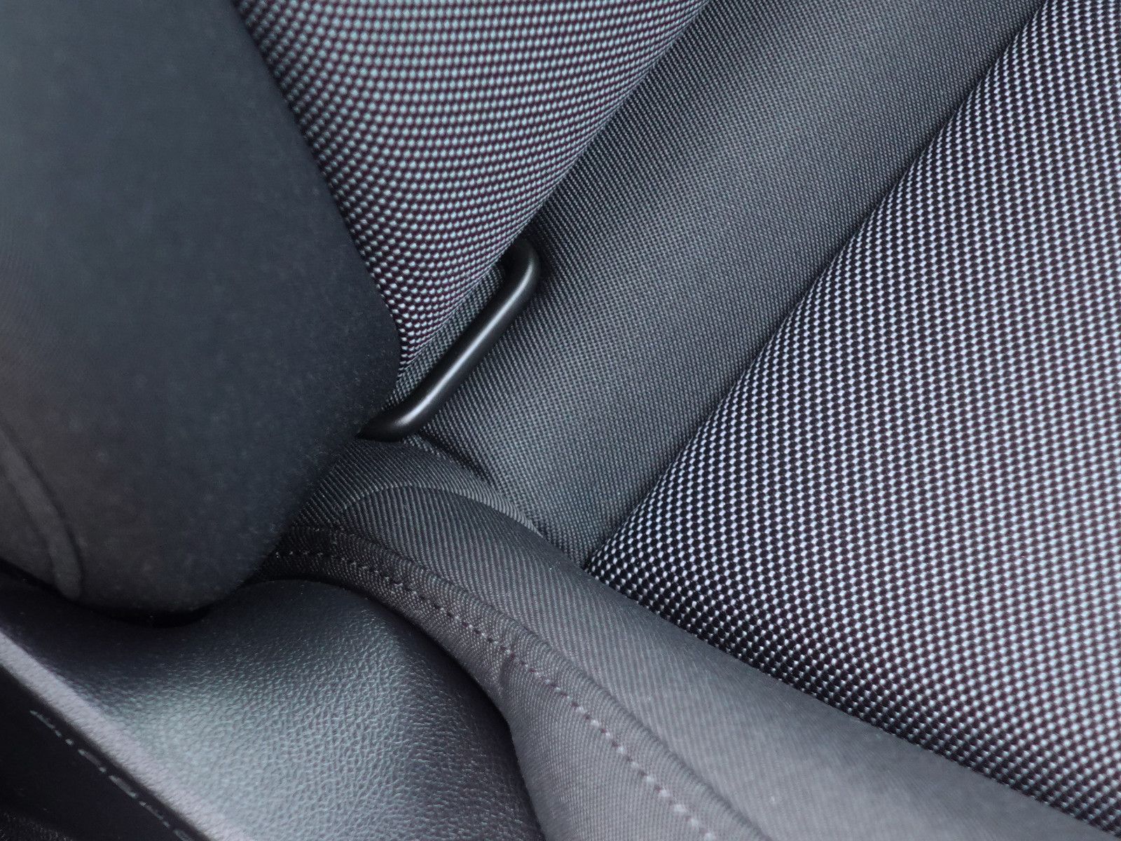 Fahrzeugabbildung Audi Q2 35 TFSI S tronic advanced Navi AHK Garantie