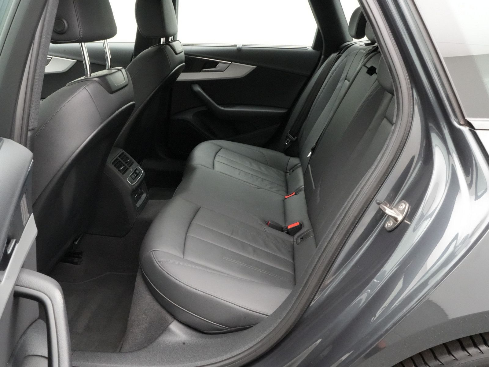 Audi A4 - Bild 14