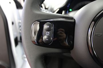Fahrzeugabbildung Renault Twingo E-Tech Urban Night *Jetzt bestellen*