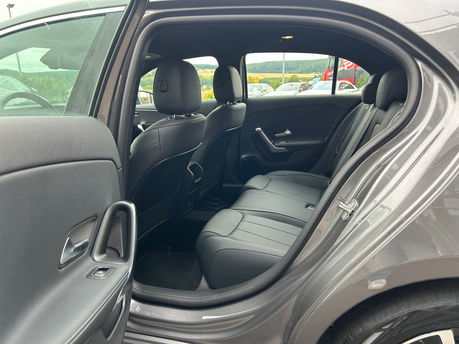 Fahrzeugabbildung Mercedes-Benz A 180 Progressive+RKamera+LED+IHC+Digital+