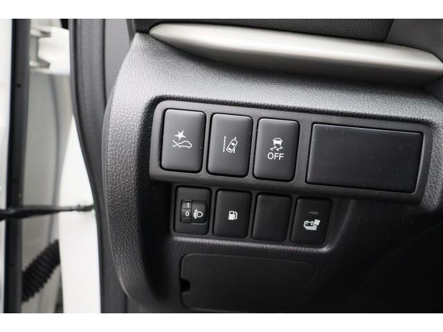 Fahrzeugabbildung Mitsubishi Eclipse Cross 2.4 Basis Hybrid 4WD