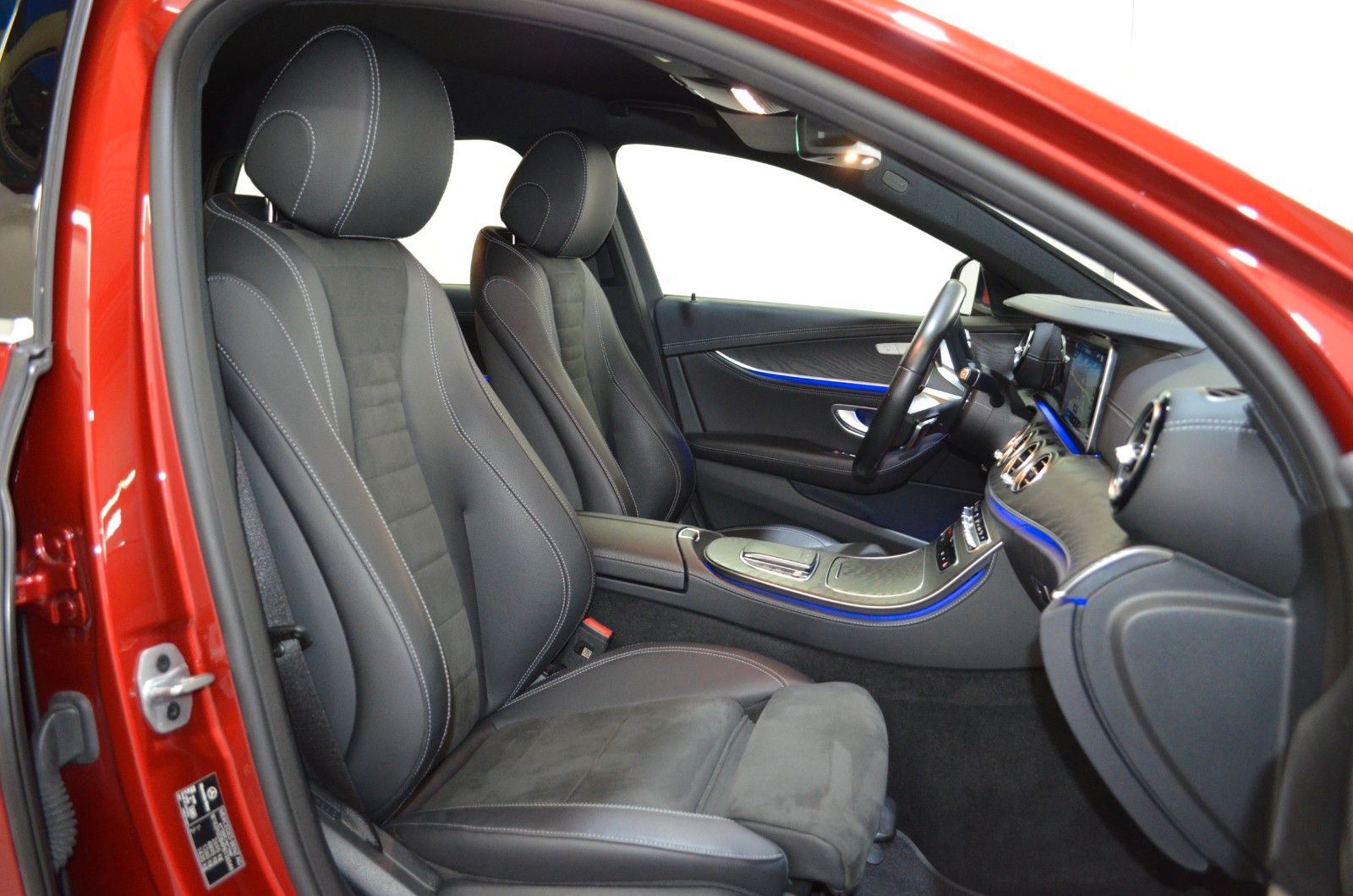 Mercedes-Benz E 400 D T 4M AMG-LINE"DISTR+"360"AHK"R-VIDEO"HUP foto 16