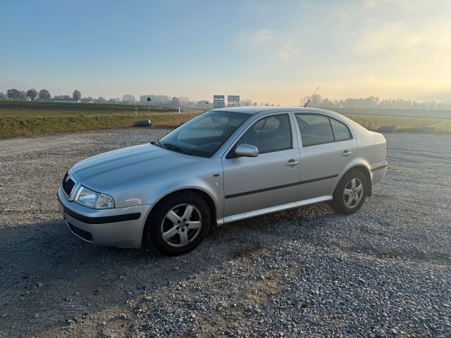 Skoda Octavia Lim. Elegance 2.Hand Ahk Klima TÜV 07/25