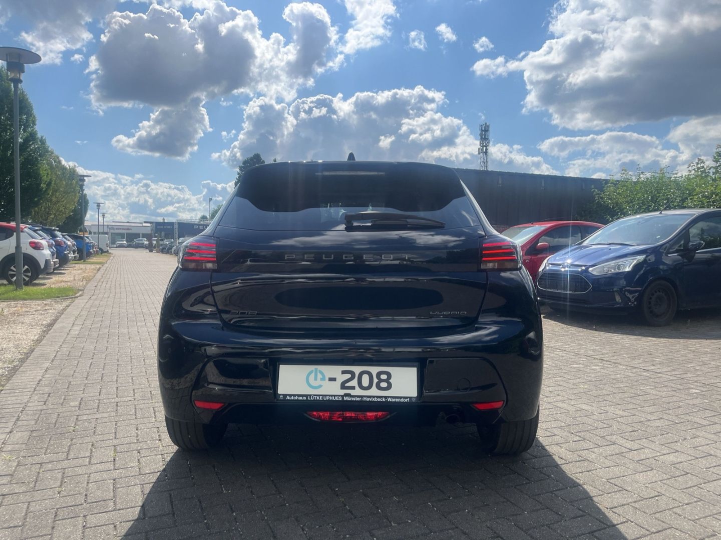 Fahrzeugabbildung Peugeot 208 Allure HYBRID 110 e-DSC6 Navi ACC CarPlay