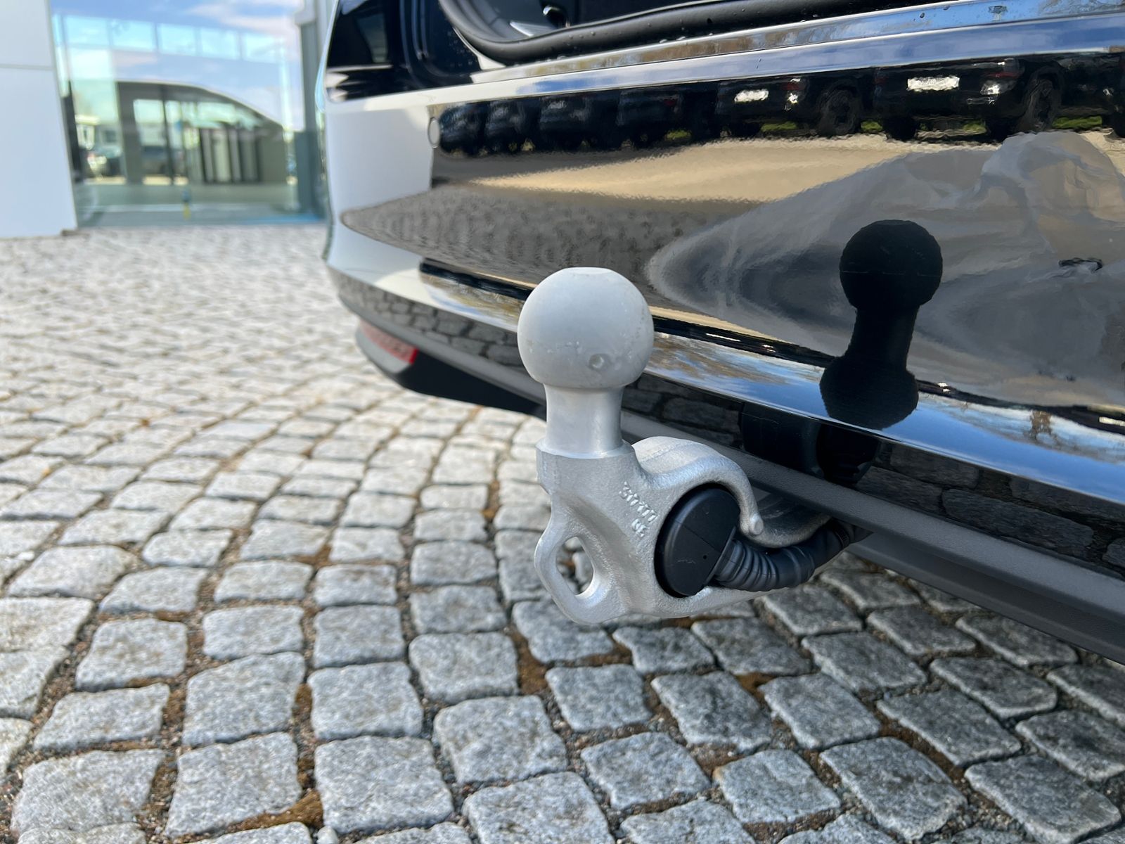 Fahrzeugabbildung SKODA Superb Combi Selection 2.0 TDI DSG *AHK, Navi, 1