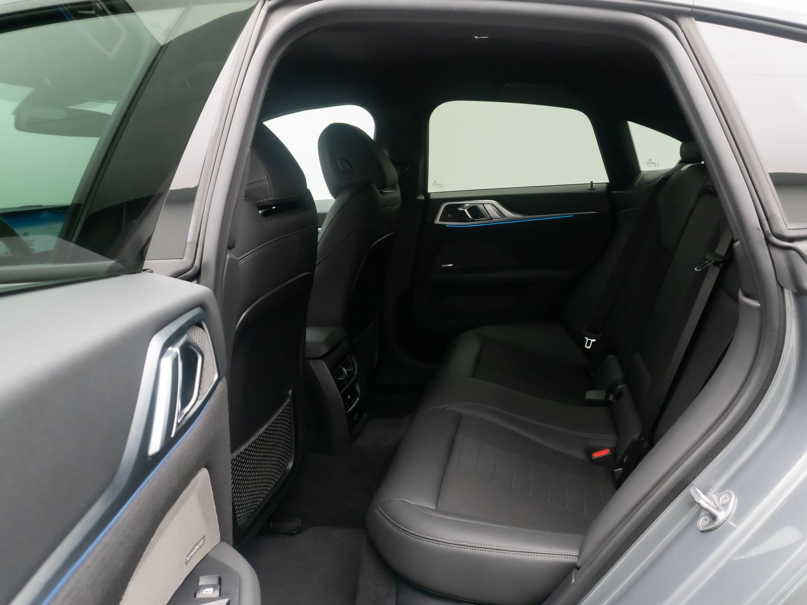 Fahrzeugabbildung BMW i4 eD40 Gran Coupé Kamera HUD DAB H/K Komfort