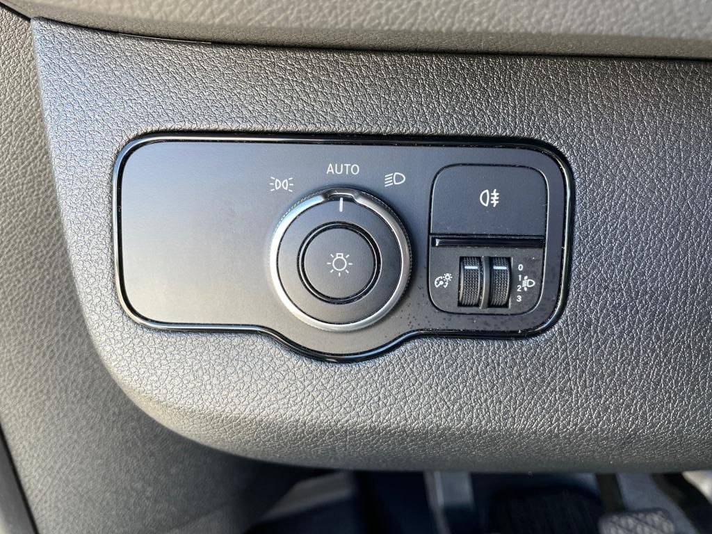 Fahrzeugabbildung Mercedes-Benz Sprinter 315 KA L2H1 RFK, Klima, Auftritt, SHZ