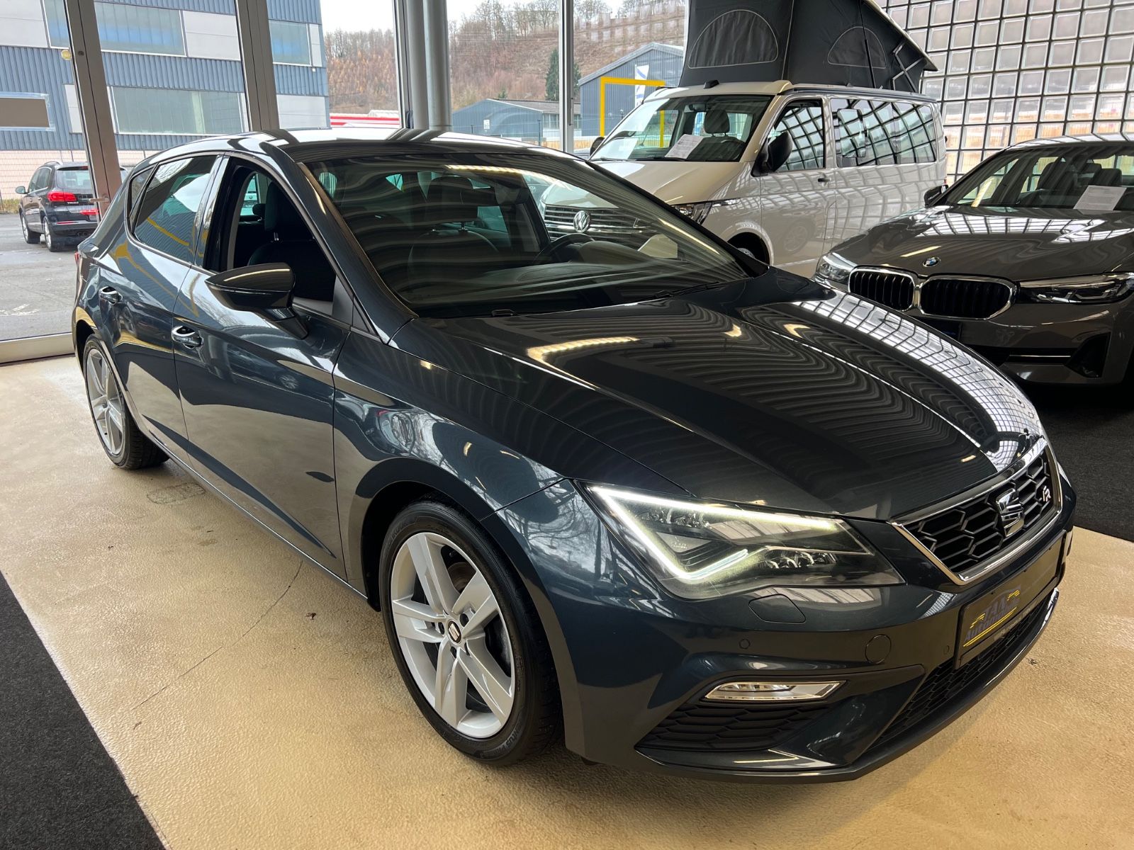 Fahrzeugabbildung SEAT Leon FR 1.5 TSI * AUTOMATIK *LED*