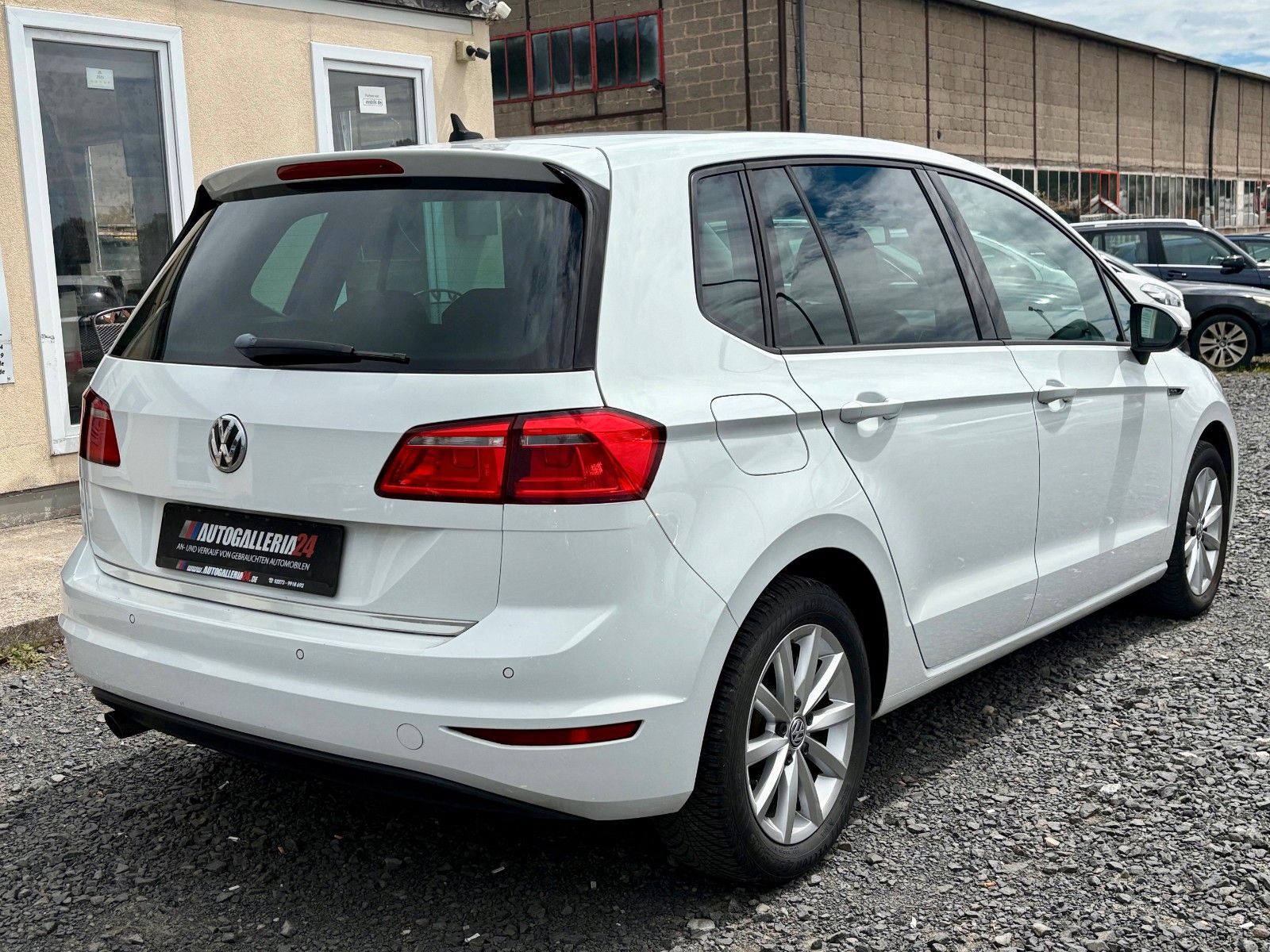 Fahrzeugabbildung Volkswagen Golf Sportsvan VII 1.6 TDI Lounge Navi PDC SHZ