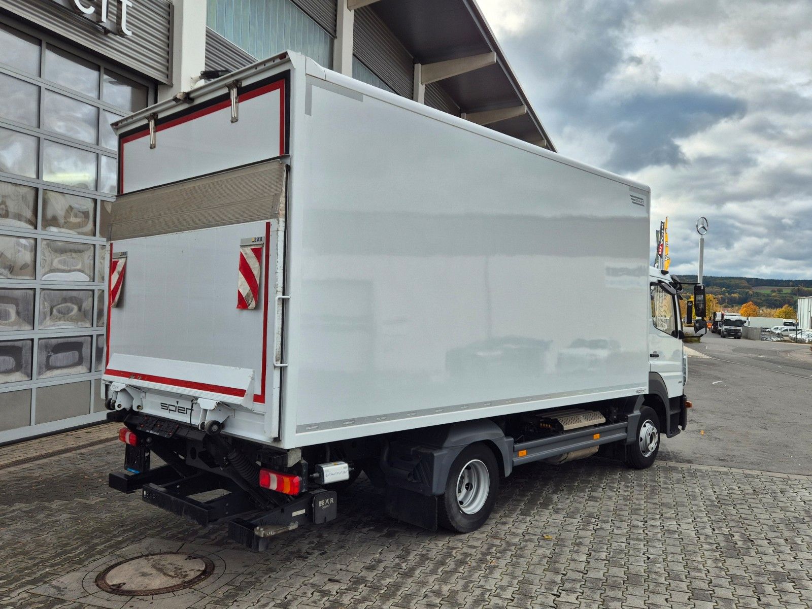 Fahrzeugabbildung Mercedes-Benz Atego 818 L 4x2 LBW ThermoKing V-600