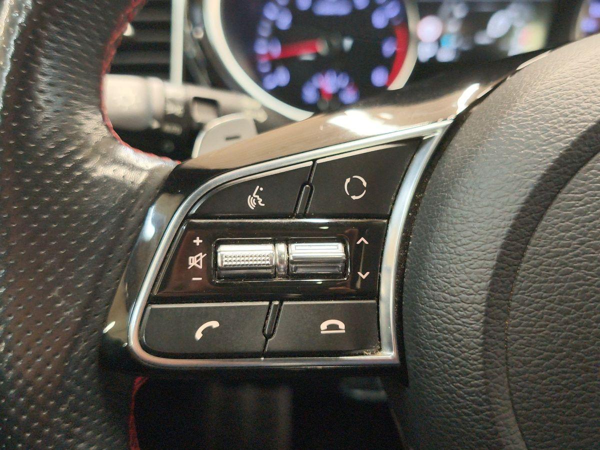 Kia CEED 1.6T GT PANO-DACH+NAVI+LED+KAMERA+SITZHEIZU