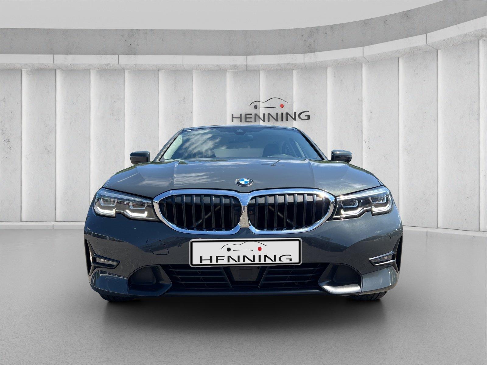 BMW 3er - 330 i Sport Line*Headup*Schiebedach