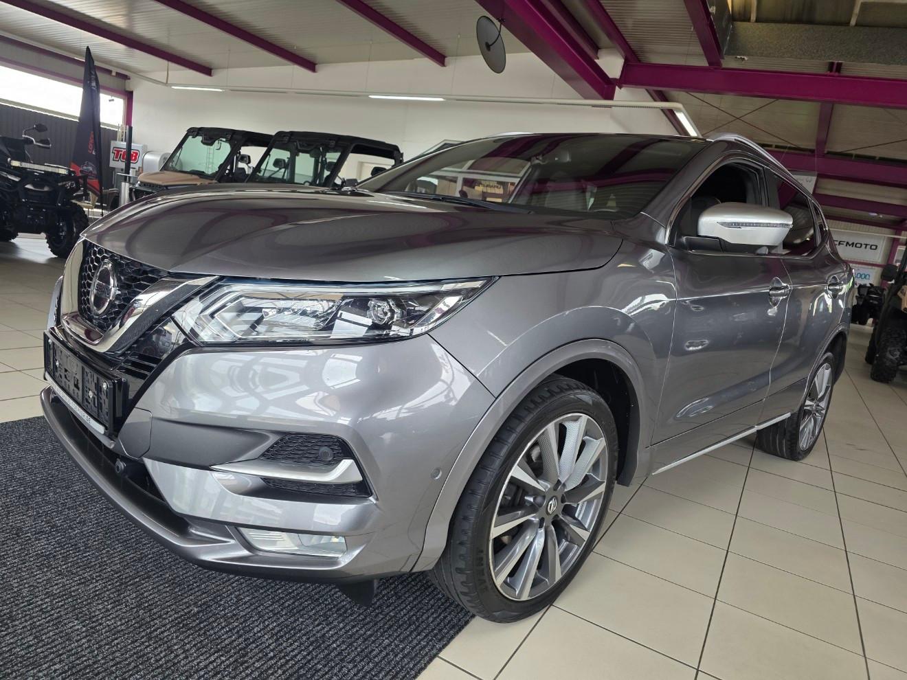Nissan Qashqai Tekna+ 4x4 1.HD LED AHK PDC KAMERA LEDER