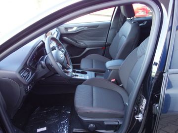 Bild 12 Ford Focus Turnier ST-Line X LED B&O Winterpaket