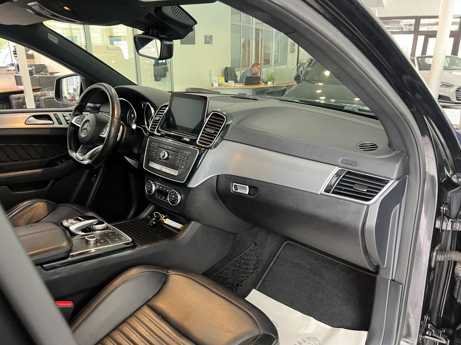 Fahrzeugabbildung Mercedes-Benz GLE 350 d Coupe 4Matic AMG LINE *PANO*360°