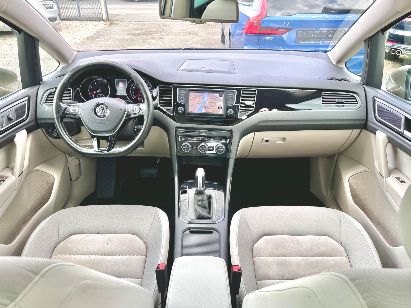 Fahrzeugabbildung Volkswagen GOLF SPORTSVAN VII HIGHLINE*MOD.2016+PANO+AUTOM.