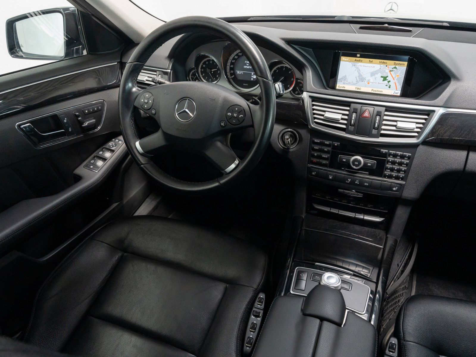 Fahrzeugabbildung Mercedes-Benz E 250 BlueEfficiency Kamera Memory Xenon Leder
