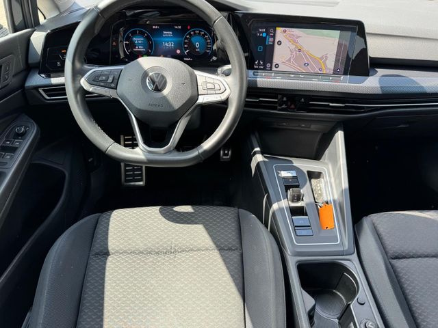 Golf VIII United 2.0 TDI DSG ACC/AHK/APP/NAVI/SH