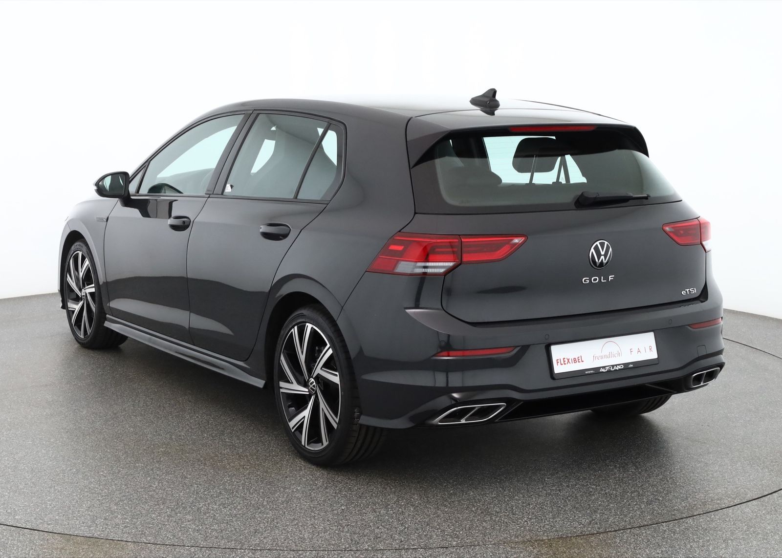 Volkswagen Golf VIII 1.5 eTSI DSG R-Line LED App-Connect imagem 3