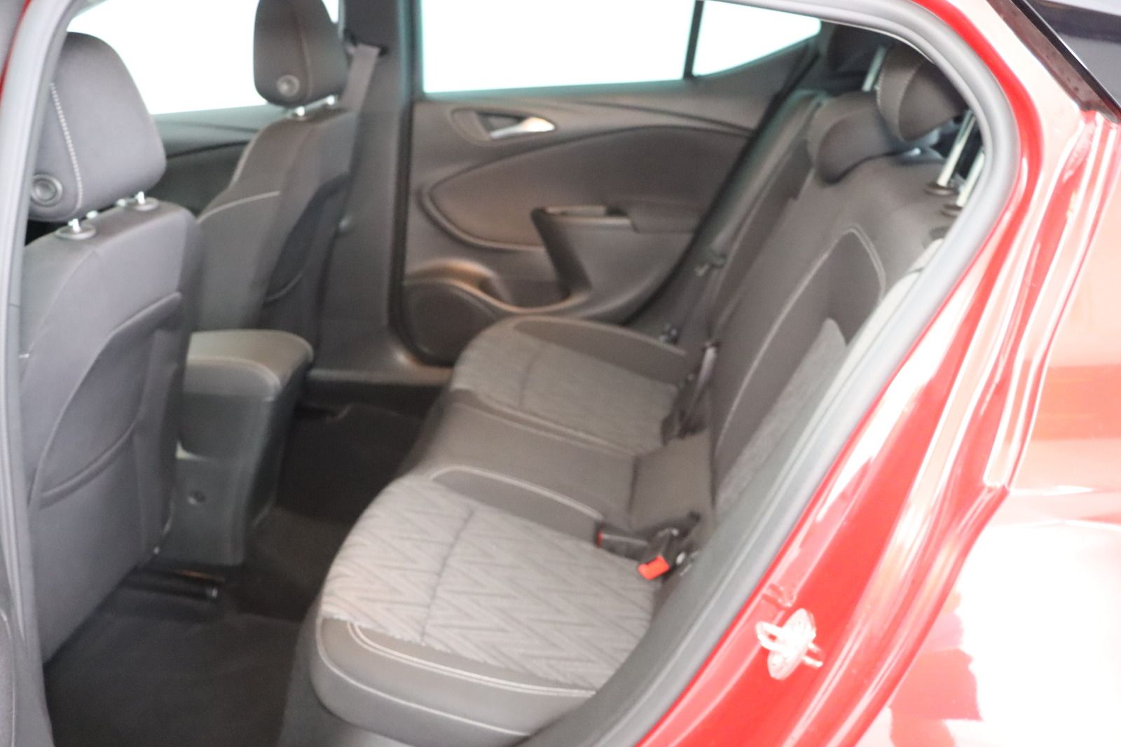 Fahrzeugabbildung Opel Astra K 1.2 i * Navi * LED * 1. Hand