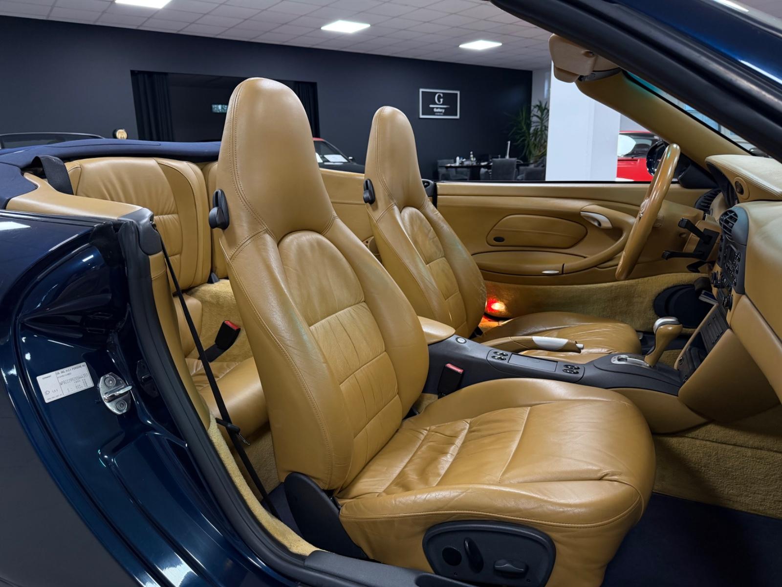PORSCHE 911 996 CARRERA 4 CABRIOLET 3.4 300ch TIPTRONIC S - CUIR - SIÈGES CHAUFFANTS - GPS - HISTORIQUE PORSCHE