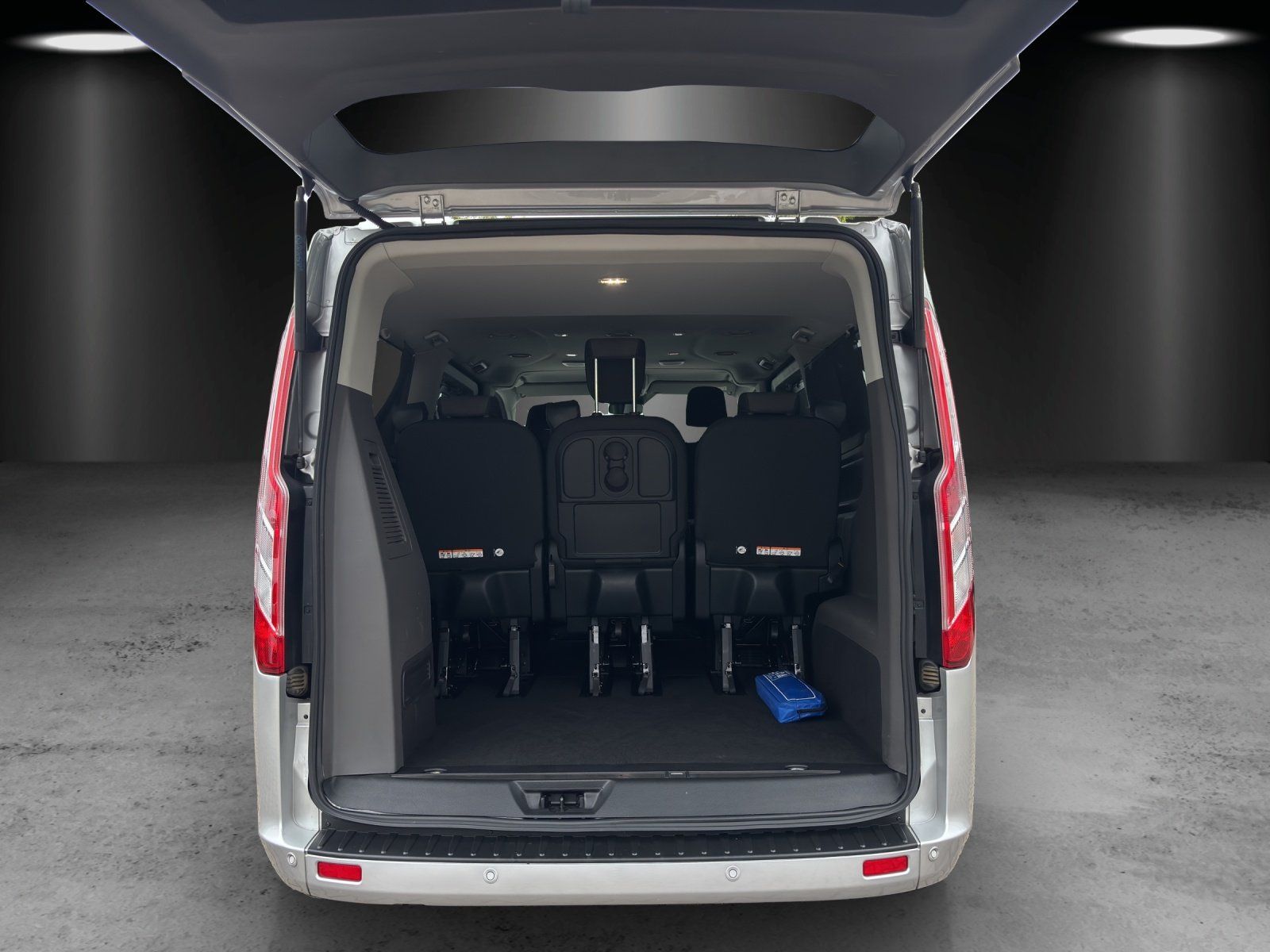 Fahrzeugabbildung Ford Tourneo Custom 2.0 TDCi 320 L2 Trend (EURO 6d)