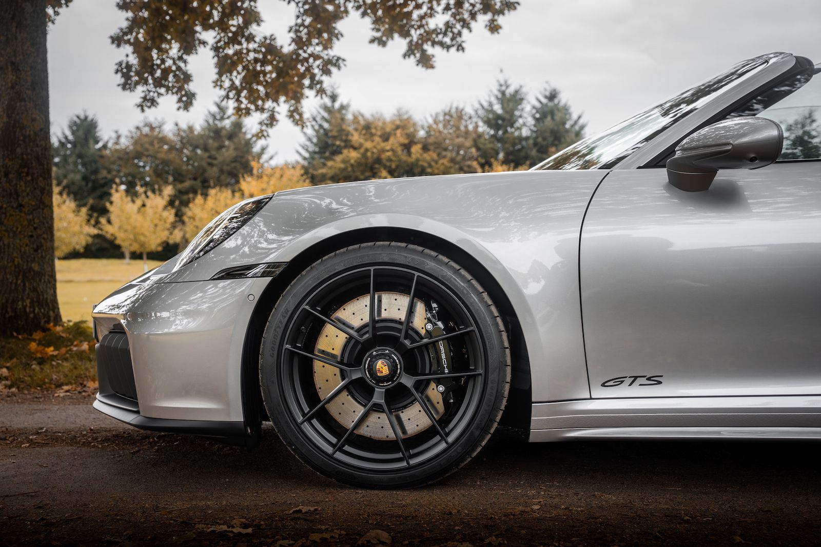 Fahrzeugabbildung Porsche 911 992 .2 Targa 4 GTS T-Hyb. BURMESTER|LIFT|930