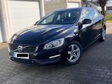 Volvo V60 D3 Kinetic Kinetic Tempomat PDC 2.0 Diesel  - Volvo V60 Kinetic mit Diesel-Antrieb