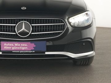 Mercedes E 220 - 12