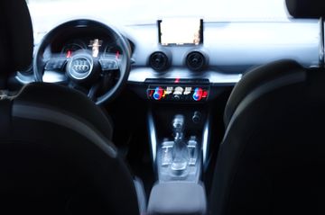Fahrzeugabbildung Audi Q2 30 TDI sport