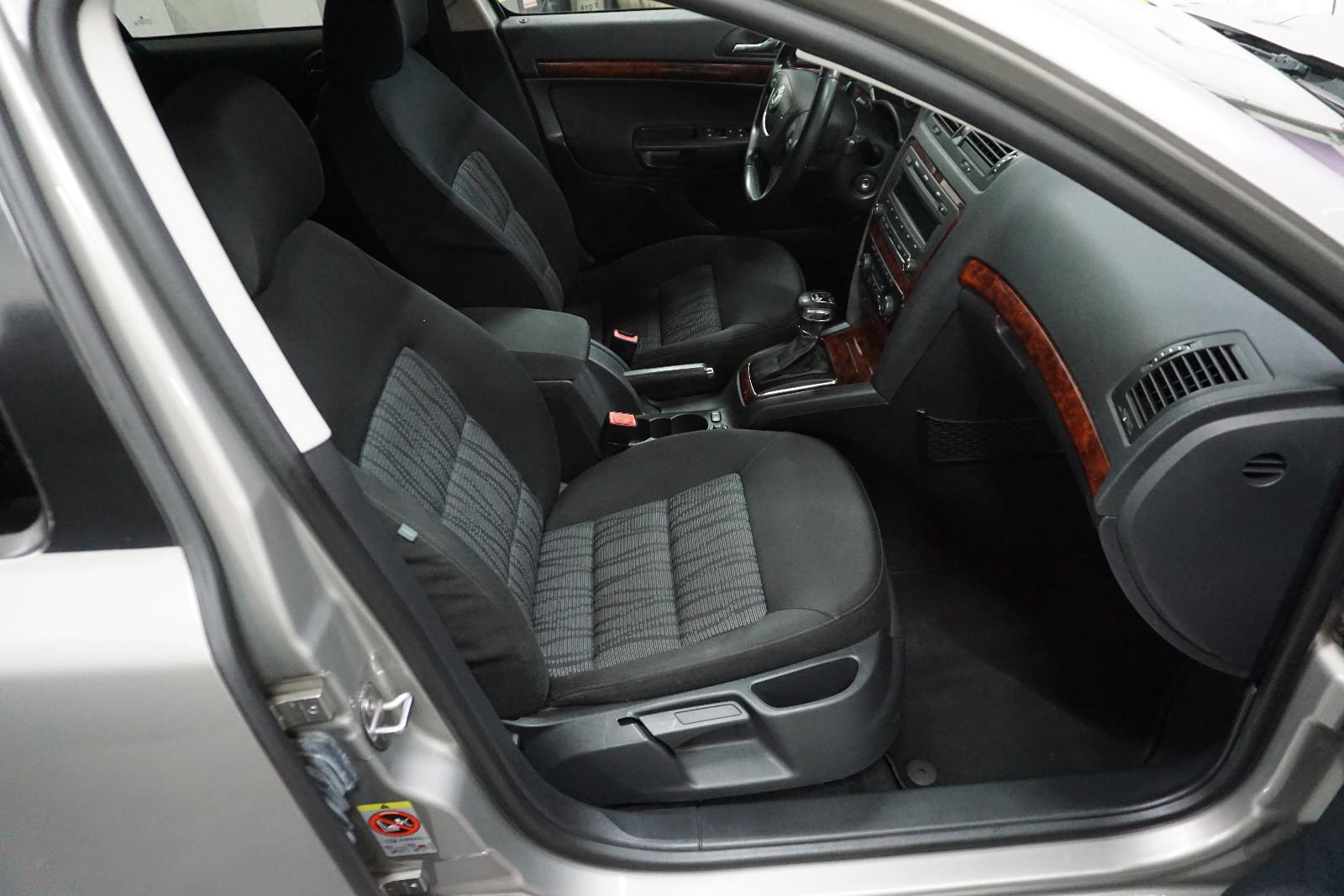 Skoda Octavia 2009 — photo 12