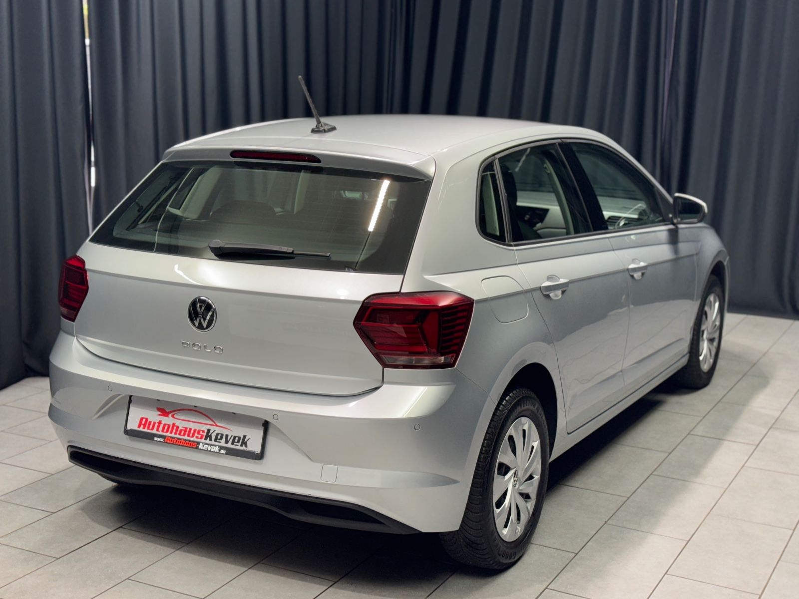 Fahrzeugabbildung Volkswagen Polo VI Comfortline|PDC|NAVI|1.HAND