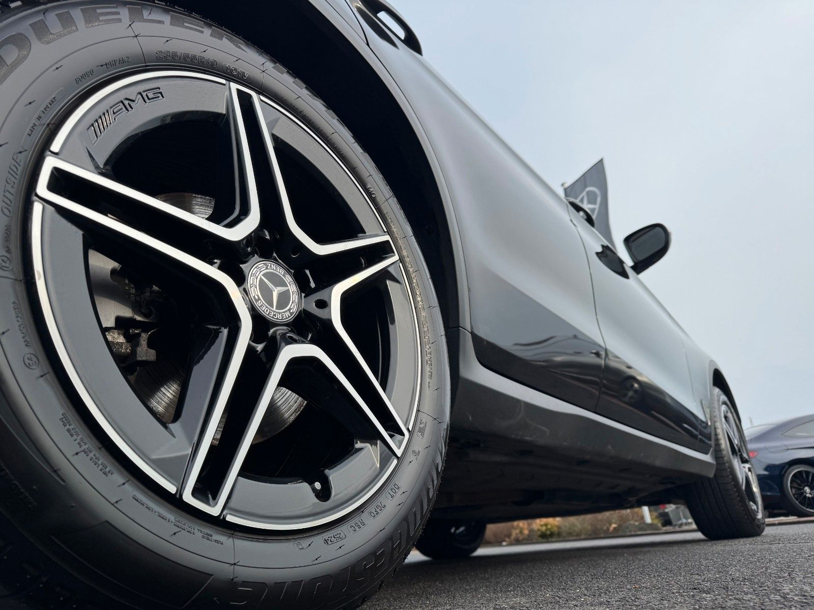 Fahrzeugabbildung Mercedes-Benz GLC 220d 4M+AMG+Pano+Distr+Night+RKamera