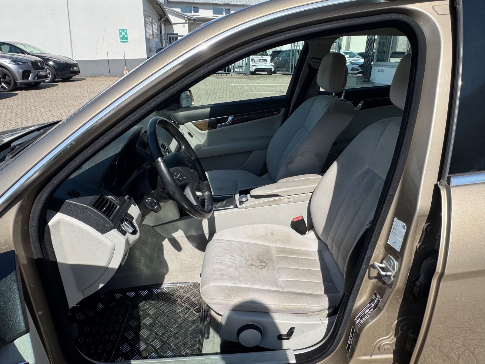 Fahrzeugabbildung Mercedes-Benz C 200 CDI BlueEfficiency/Limousine/TÜV/Xenon