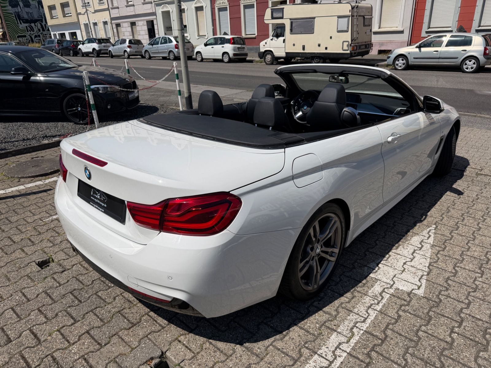 Fahrzeugabbildung BMW 420 i Cabrio M SPORT 1-HAND NAVI AUTOMATIK LED