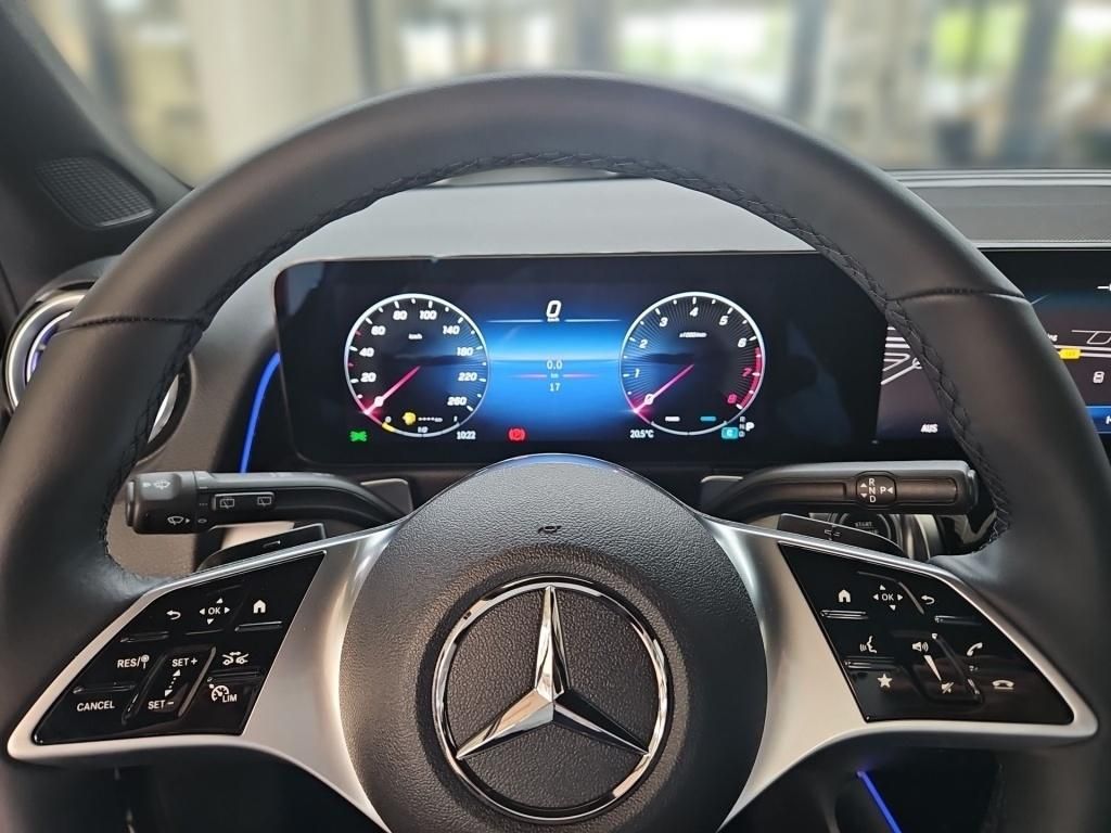 Fahrzeugabbildung Mercedes-Benz GLB 200 +PROGRESSIVE+AHK+360+TOTWINKEL+DISTRONIC