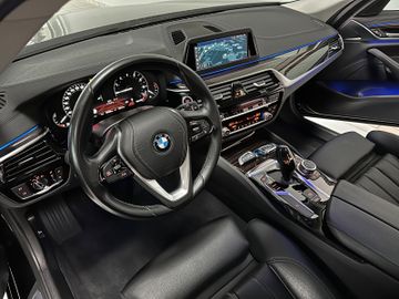 Fahrzeugabbildung BMW 520i Luxury Line Kamera HiFi Alarm Komfzg Panora
