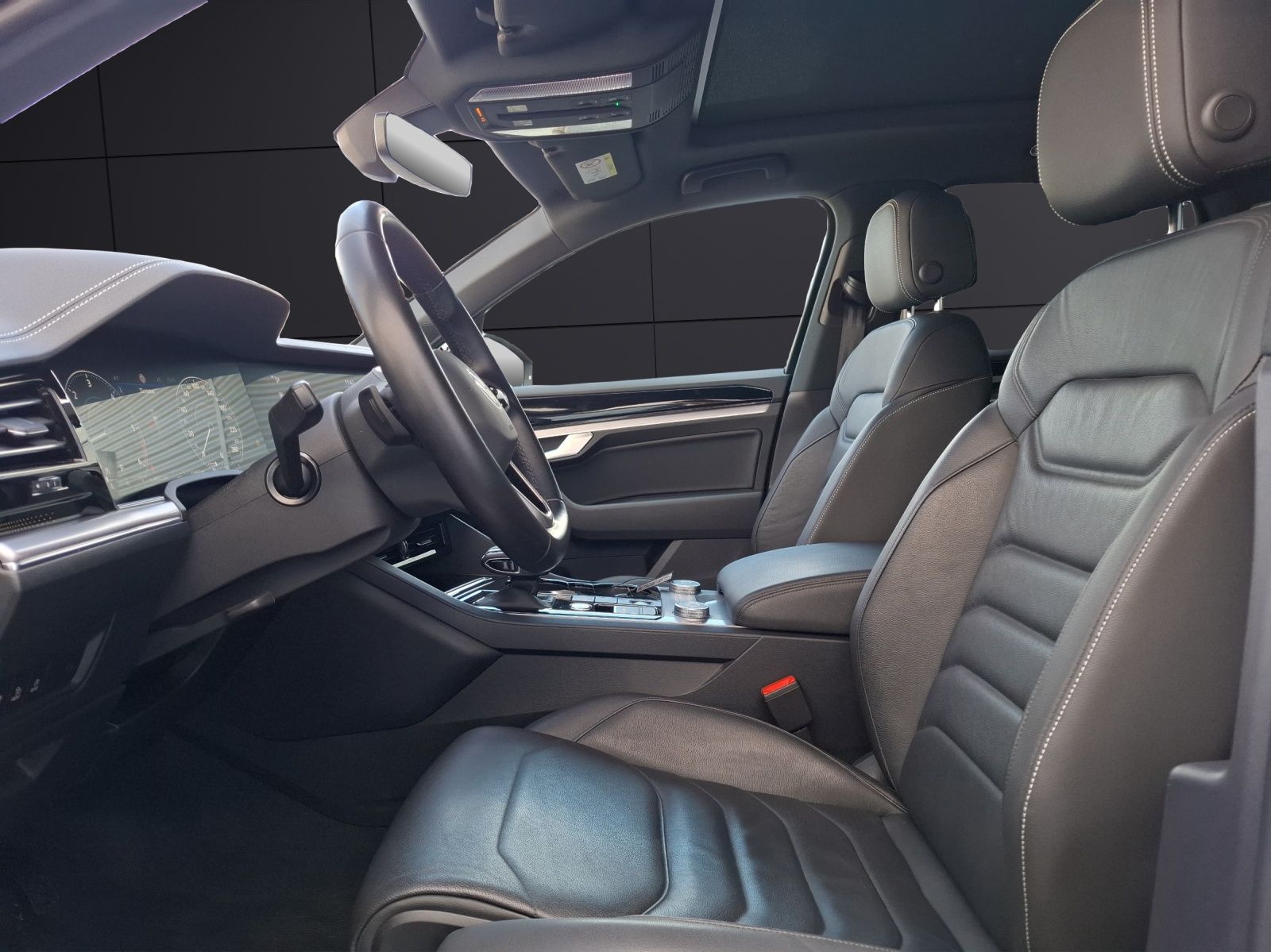 Fahrzeugabbildung Volkswagen Touareg TDI Elegance DSG 4M R-Line Matrix AHK Pa