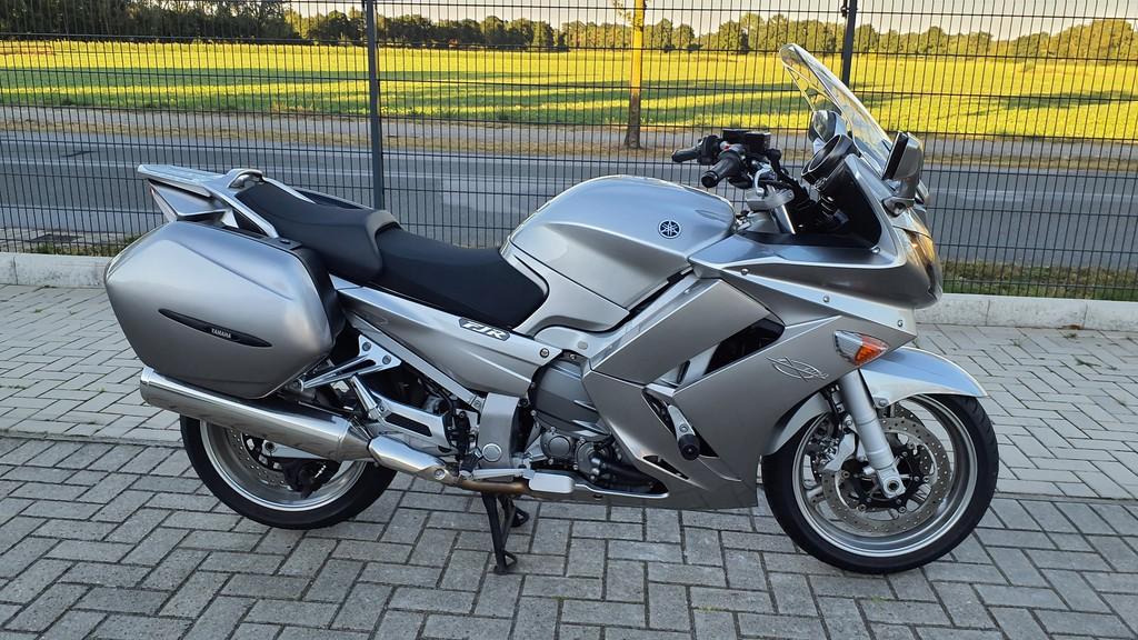 Yamaha FJR 1300 A KOFFER+ HELM