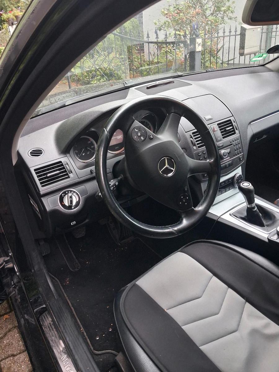 Mercedes-Benz C180 2010 — photo 5