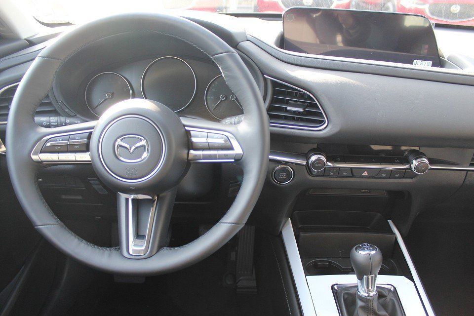 Fahrzeugabbildung Mazda CX-30 M-Hybrid G-150 Selection NAVI HUD MRCC EPH