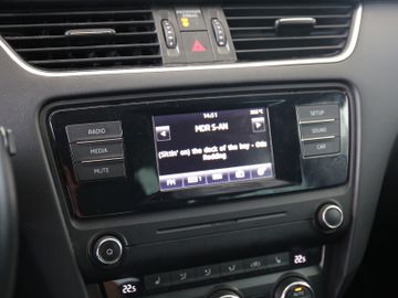 Skoda Octavia COMBI EDITION XENON PDC ANHÄNGERKUPPLUNG