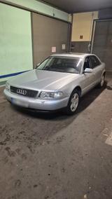 Audi A8 D2 4.2 quattro - Audi A8 mit Benzin-Antrieb: D2