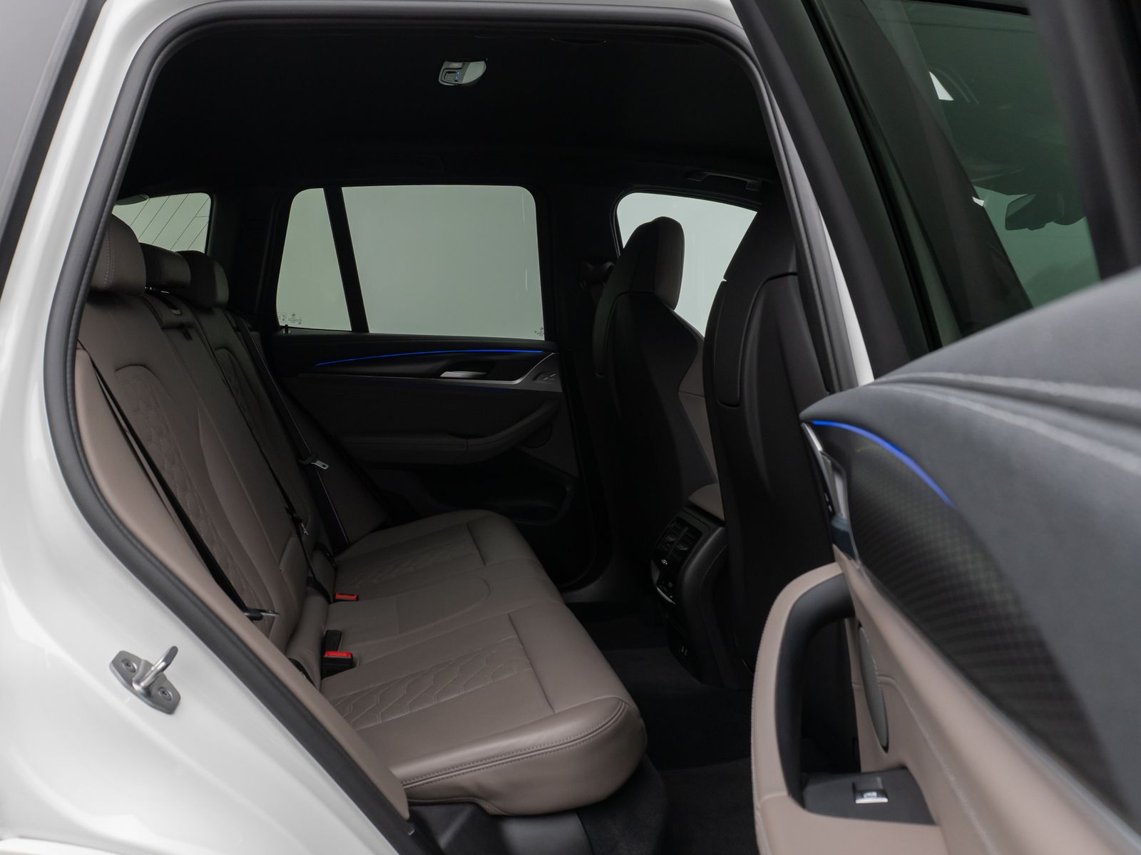 Fahrzeugabbildung BMW X3 M Competition Kamera HUD DAB H/K AHK 21Zoll